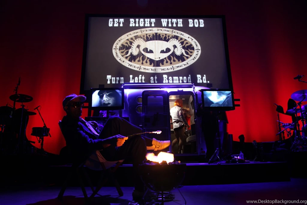 MillaJ.com :: The Official Milla Jovovich Website :: Puscifer