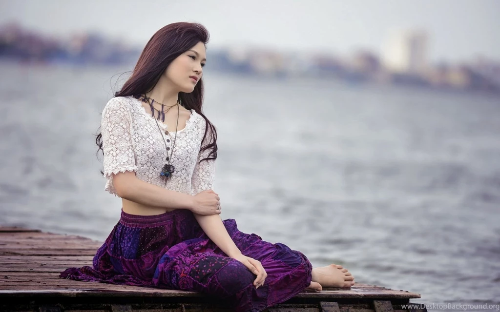 Girl Lonely Wallpapers HD