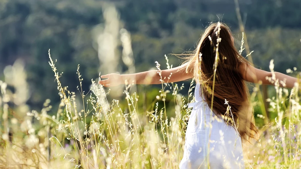 Miss You Lonely Girl Call You In Lonely Field