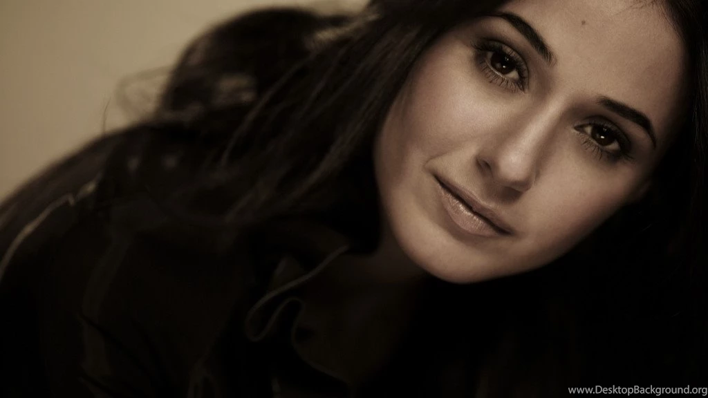 Celebrity Emmanuelle Chriqui Wallpapers HD Wallpapers ...