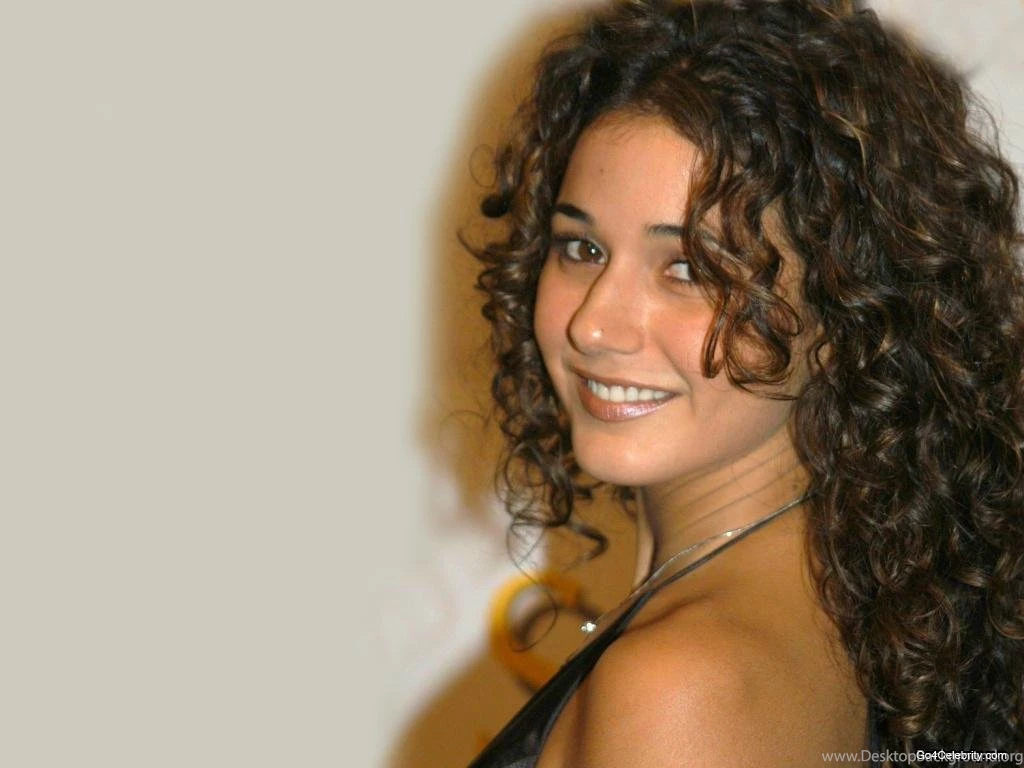 Emmanuelle Chriqui Hot