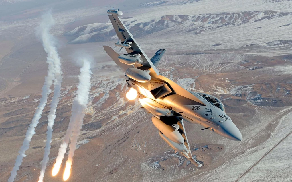 F 22 Vs F 18 Wallpaper.