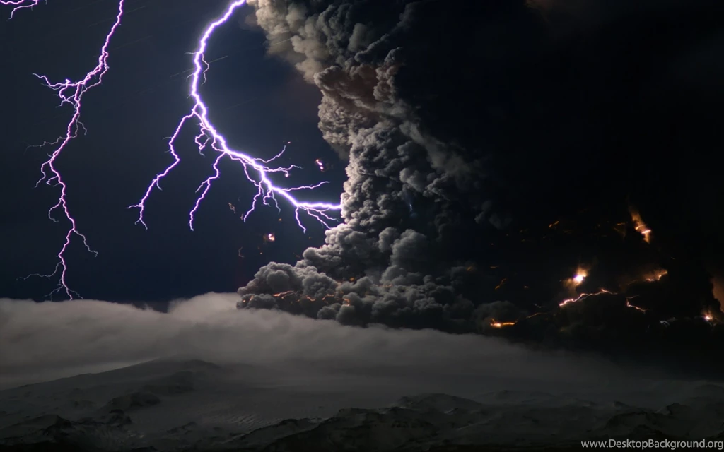 Tornado With Lightning Wallpapers High Definition