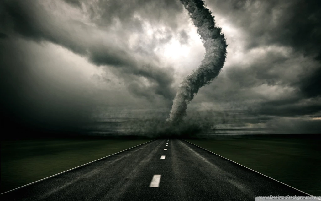 Tornado With Lightning Wallpapers Desktop