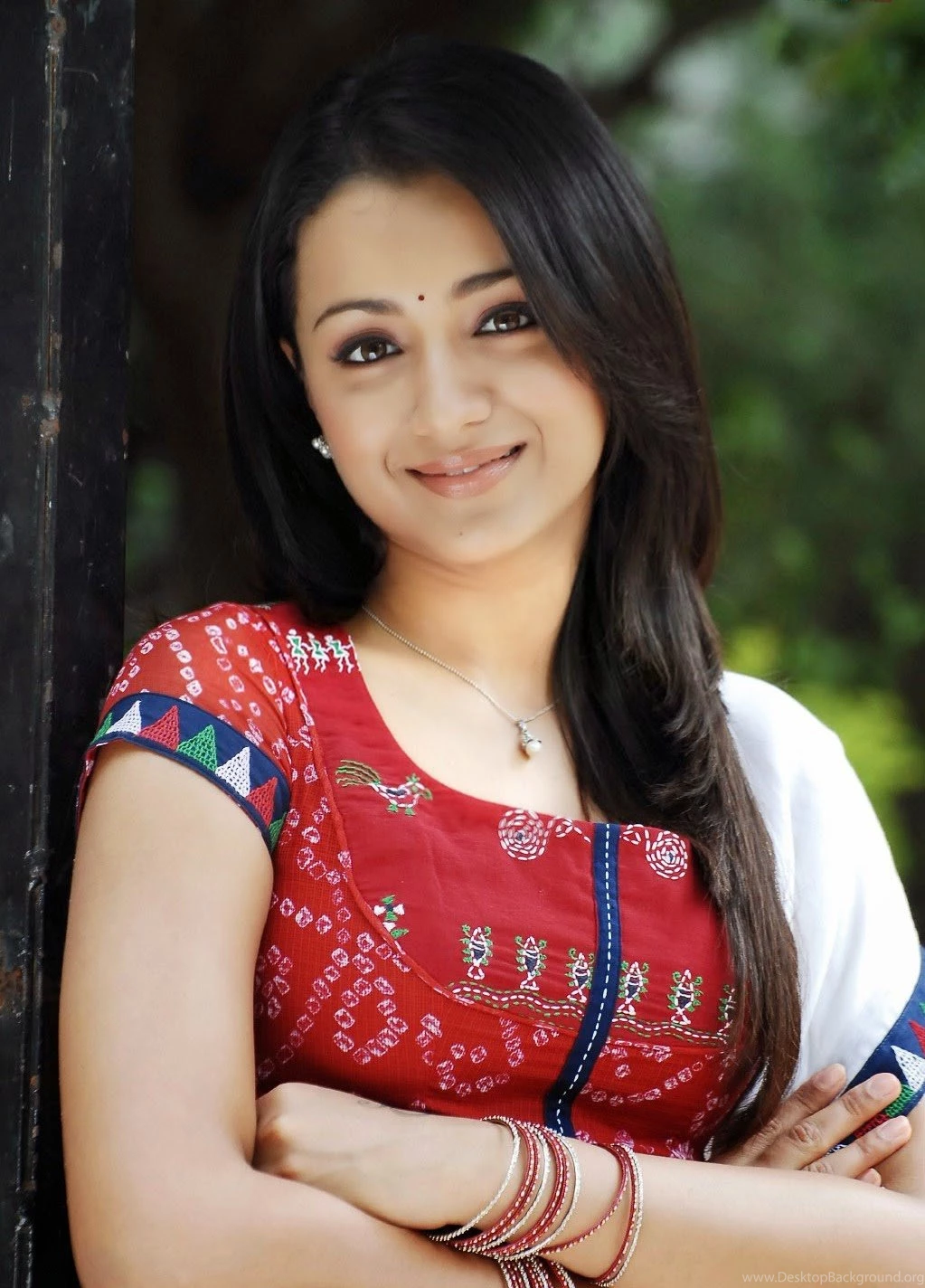 Trisha Krishnan HD Wallpapers