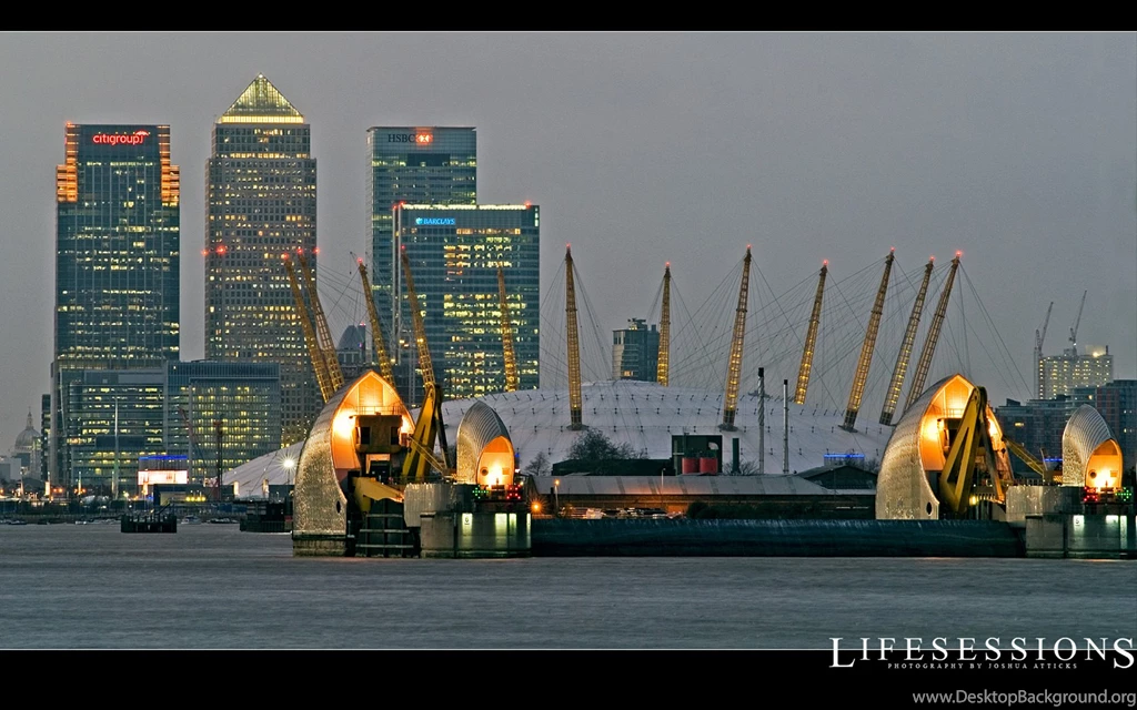 Canary Wharf Barriering London Skyline All Can Find Are ...