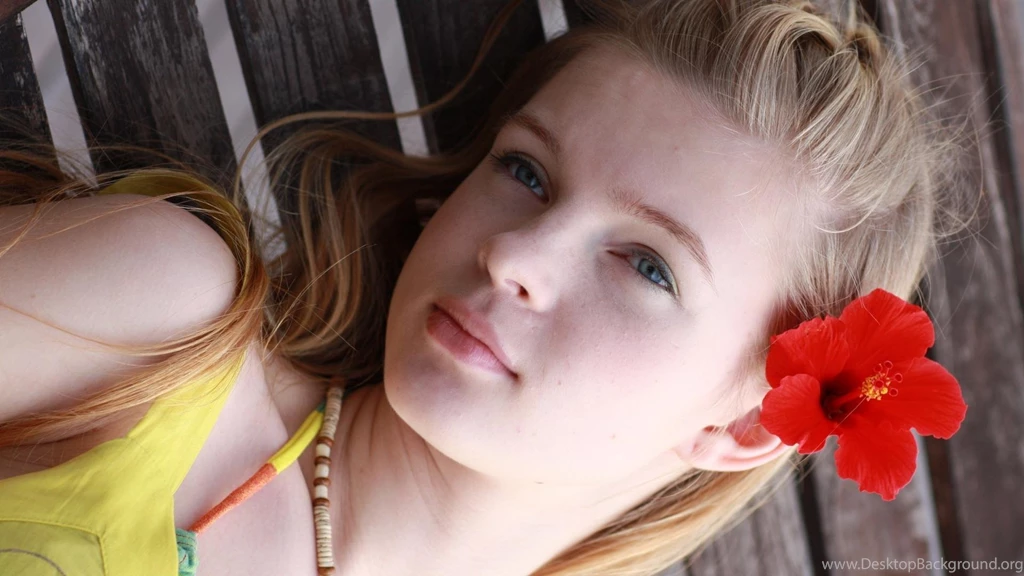 Beautiful Girl High Definition Wallpapers 92L