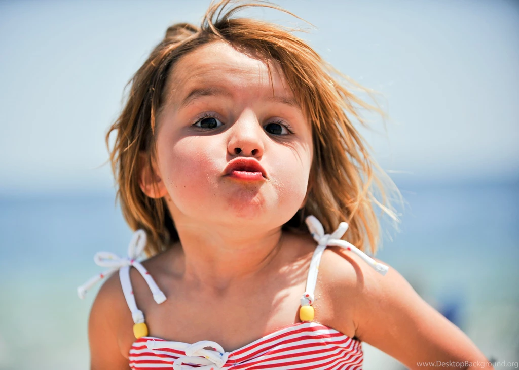 Cute Little Girl 壁紙画像   PCHDWallpaper.com : PCHDWallpaper.com