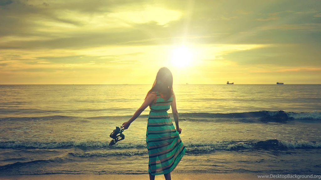 30 Beach Girl Wallpapers Pictures