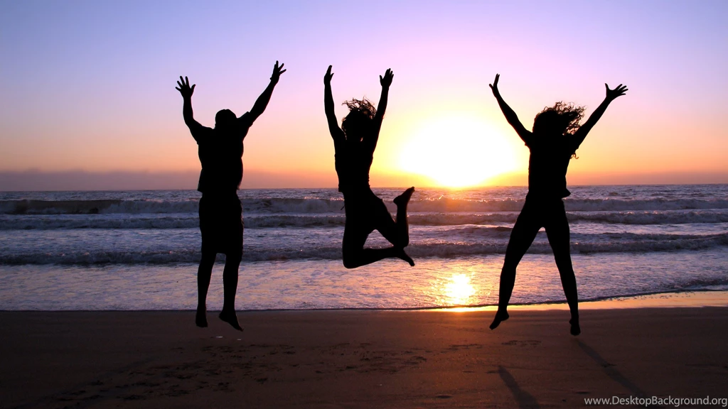 2560x1440 The Beach, Sunset, Beach, Girls, Three, Joy, Jump, Sea ...