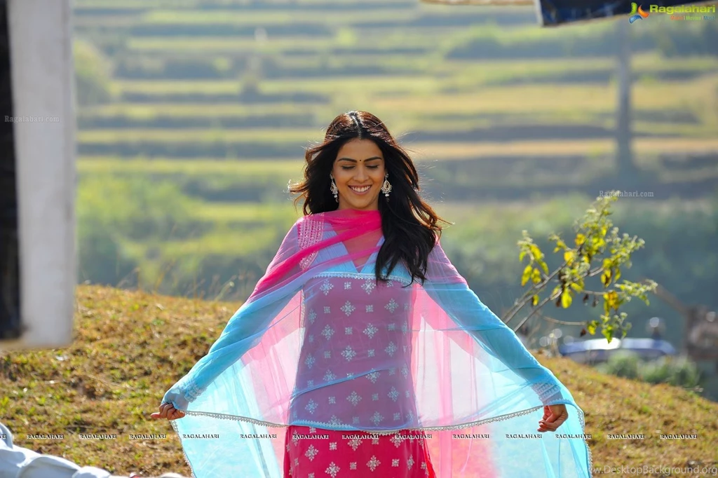 Genelia Desouza: Genelia D'souza HD Wallpapers