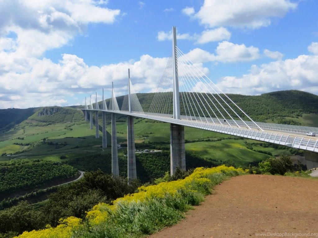 Le Viaduc De Millau