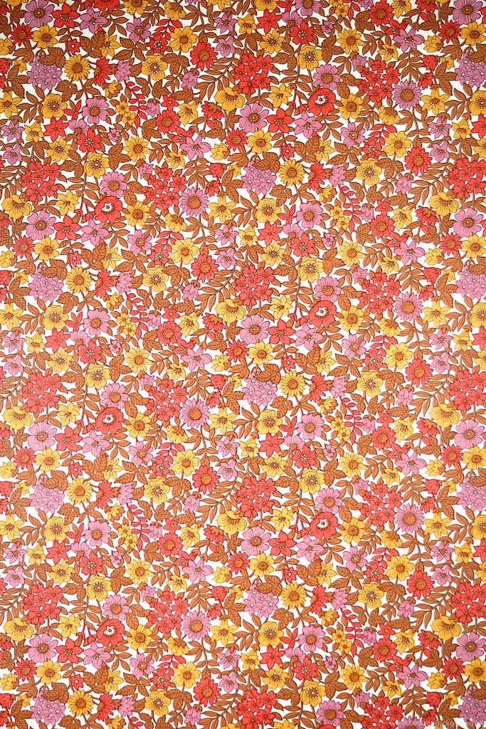 Vintage Pink Small Floral Wallpapers