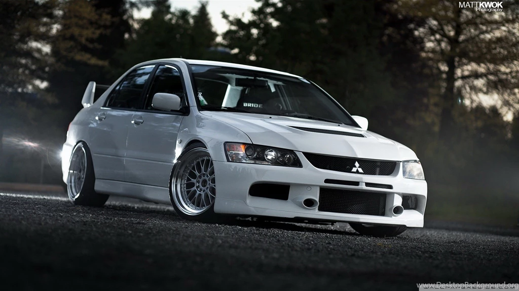 Download Lancer Evolution White On The Road Wallpapers Wallpapers ...
