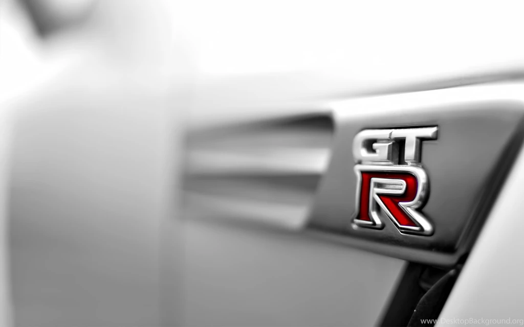 Nissan GT R Label