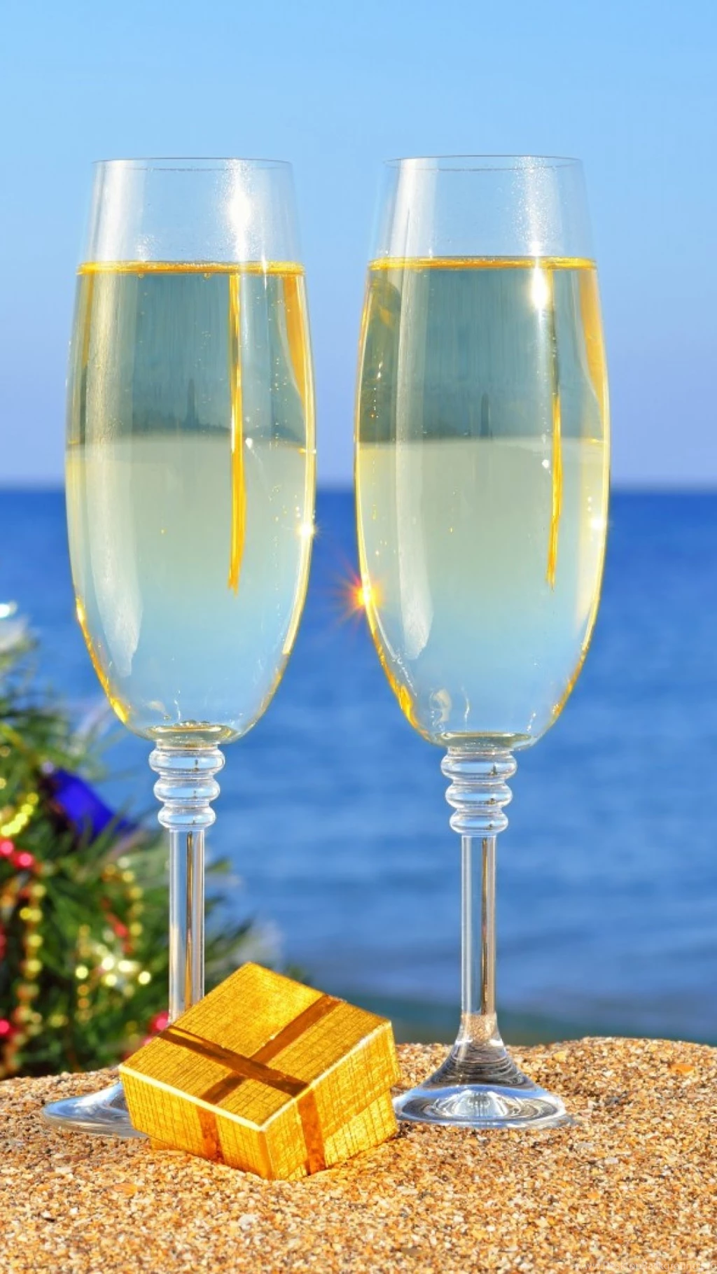 Wallpaper: Holiday, Tree, Sand, Glass, Gift, Beach, Ocean, The Sea ...