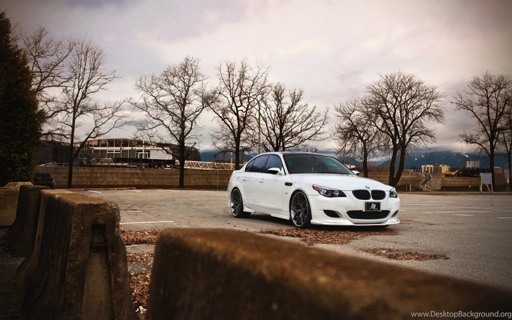 Bmw m5 e60 autumn photo hd wallpapers Magic4Walls.com