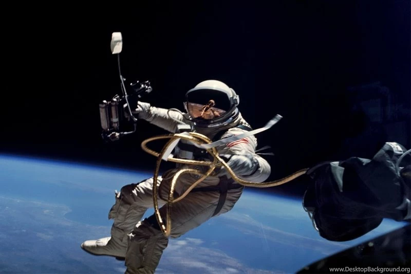 Astronaut In Space Wallpapers Wall Mural