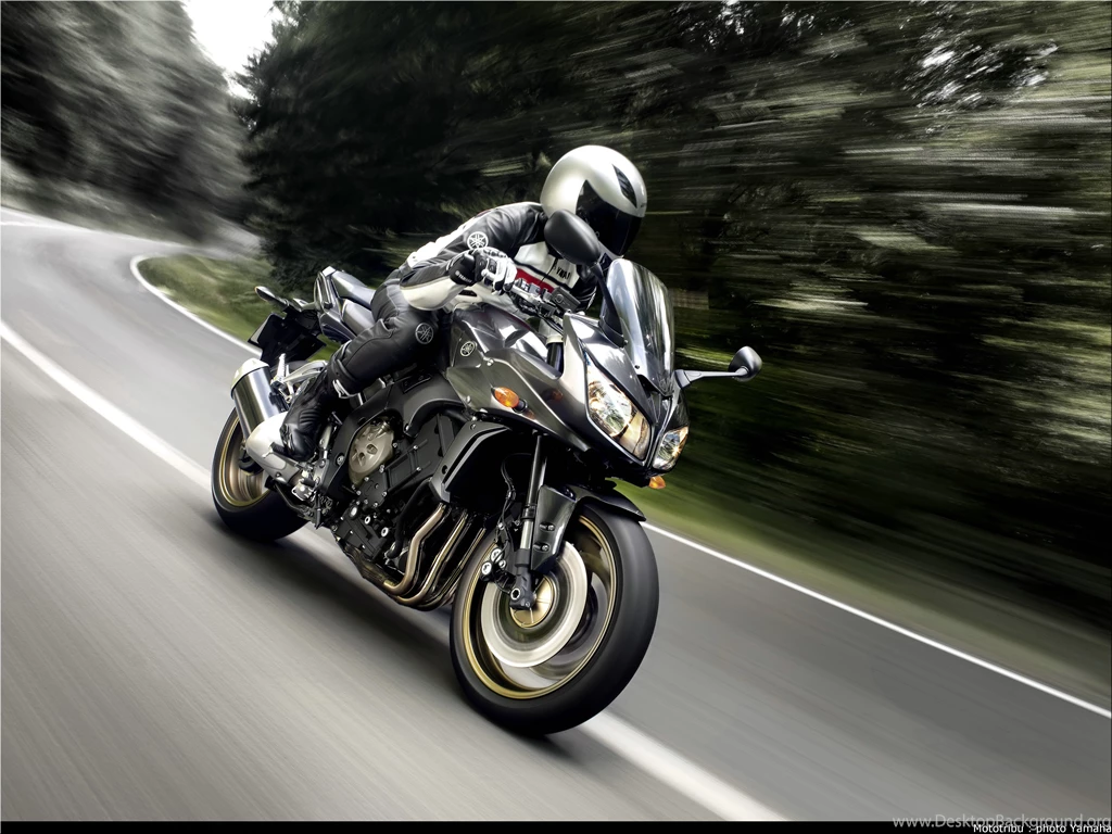 2015 Yamaha R1 Image