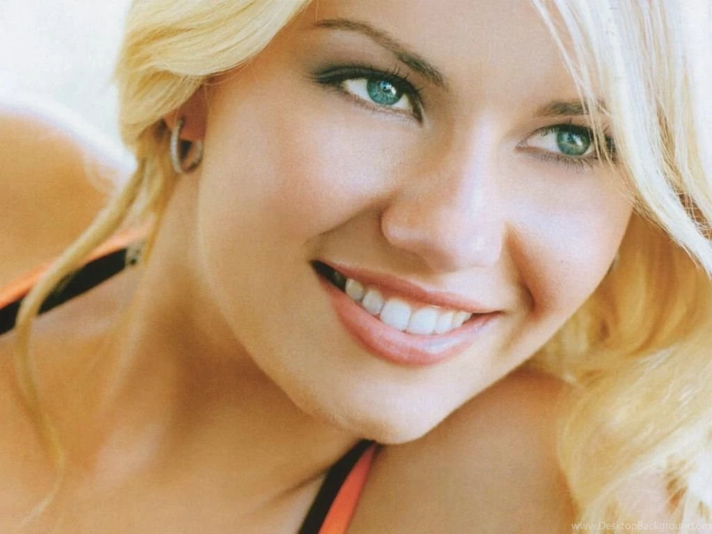 Elisha Cuthbert Hottest