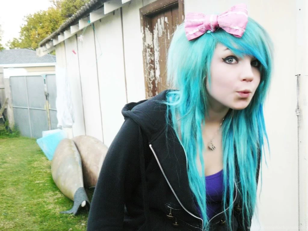 Scene Girls With Blue Hair