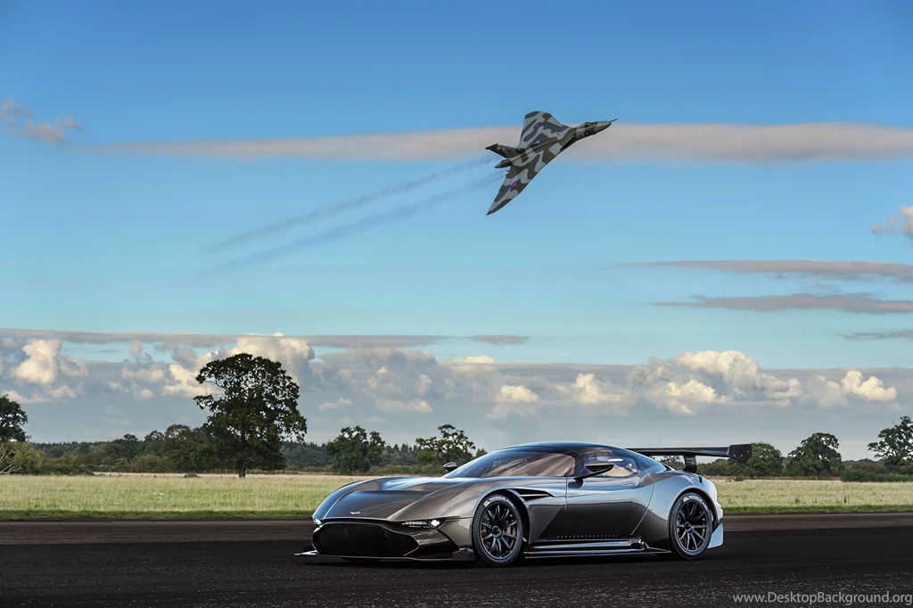 Your Ridiculously Awesome Aston Martin Vulcan Wallpapers Is Here