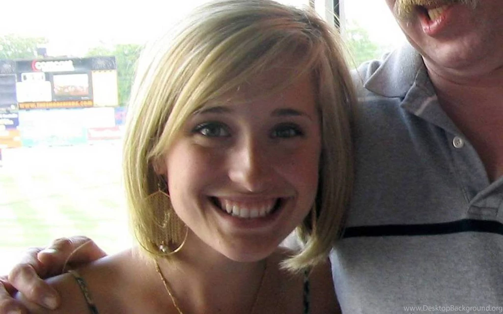 Allison Mack 2013