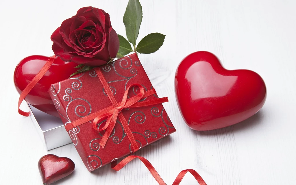 Red Heart Gift And Rose Love Wallpapers