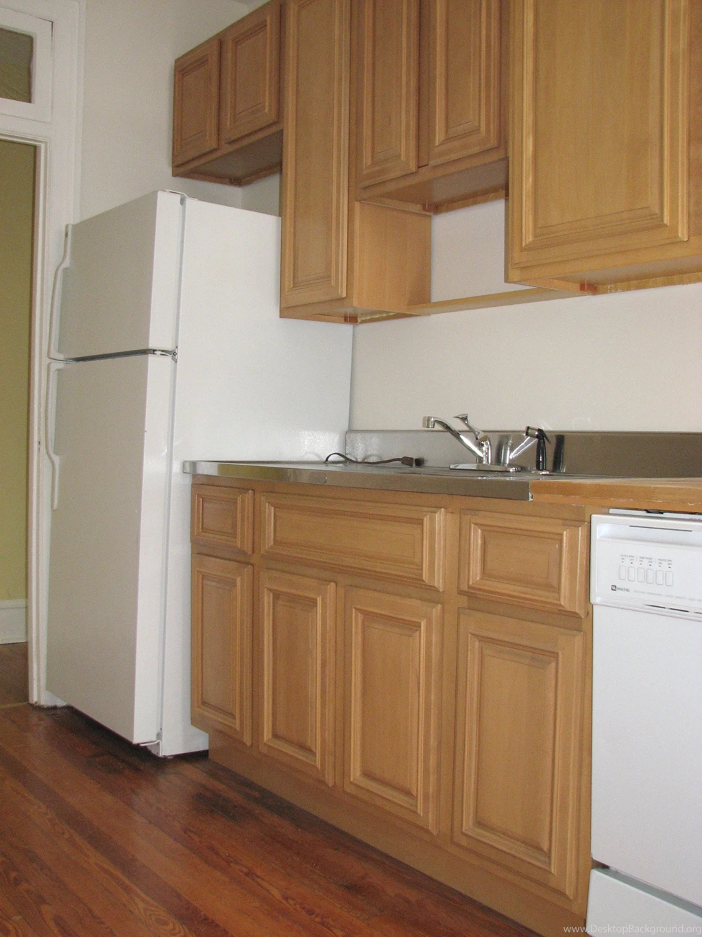 Download Wallpapers Kitchen Cabinets 1704 2272 Honey Maple ...