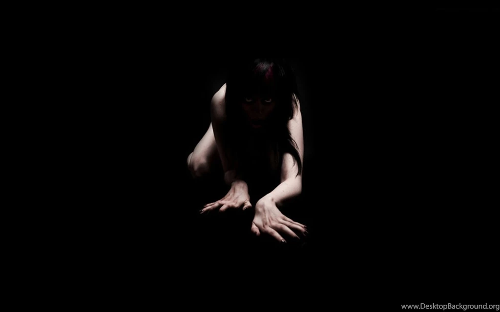 Crawling Gothic Girl Wallpapers From Dark Wallpapers