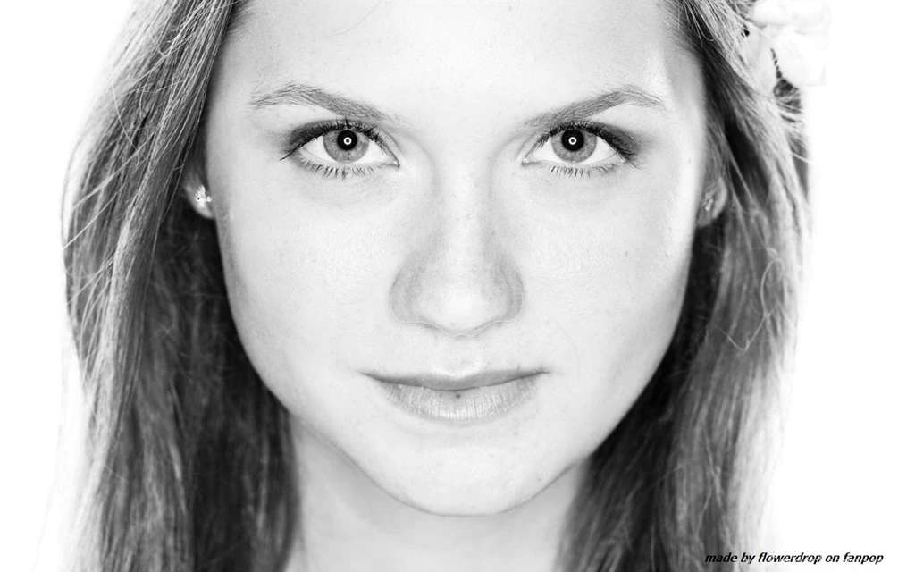 Bonnie Wright Wallpapers   Bonnie Wright Wallpapers (34183972)   Fanpop