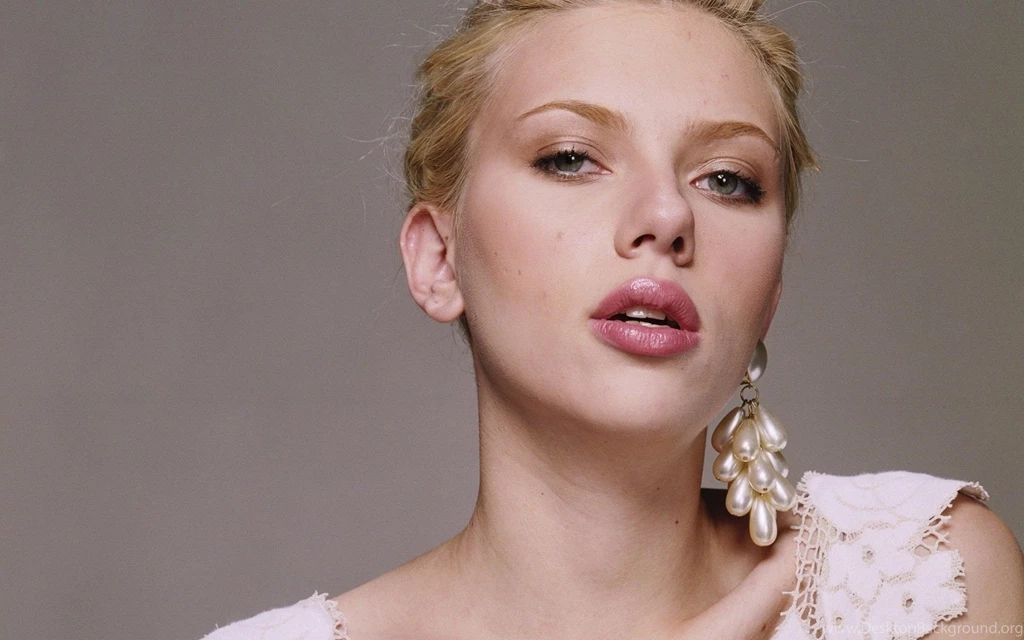 Scarlett Johansson Sexy Style Wide Image