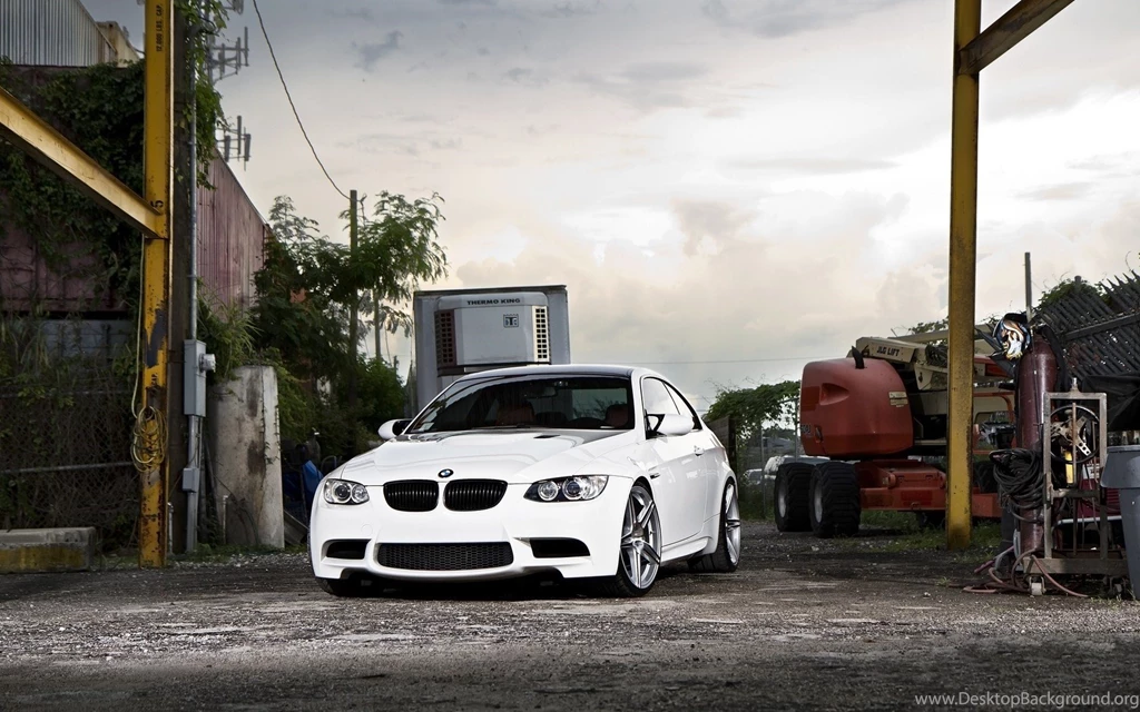 White BMW E92 M3
