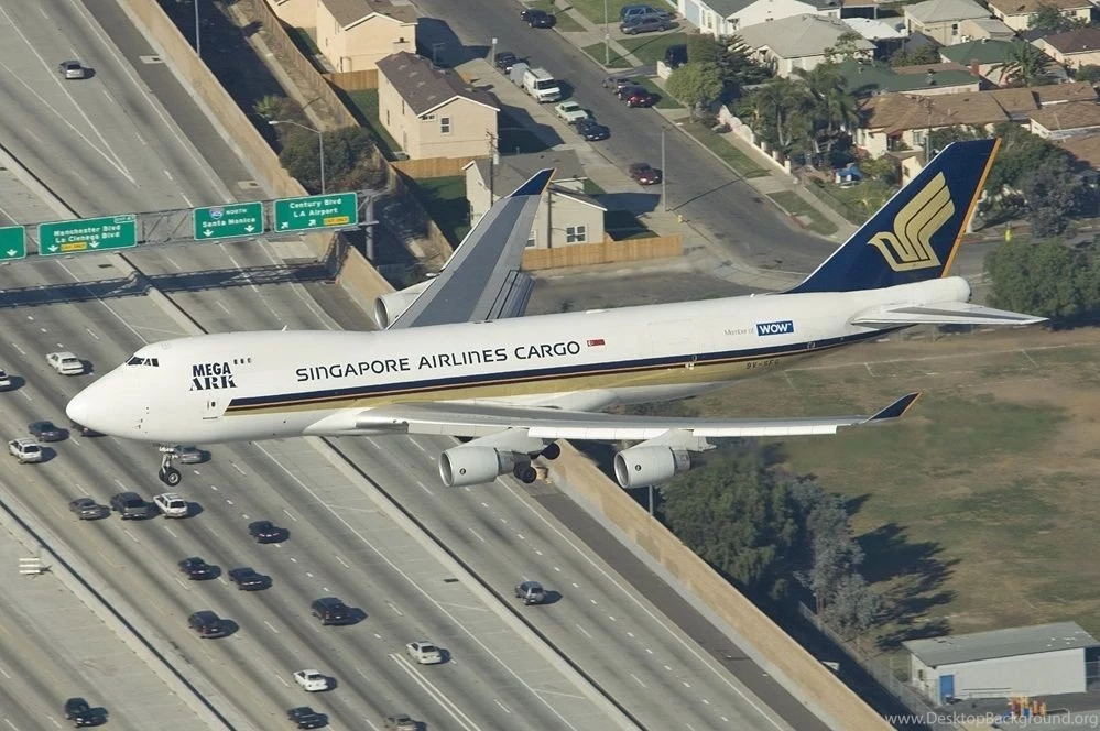 Commercial Boeing 747 Coming Los Angeles Airliner Jumbo Jet ...