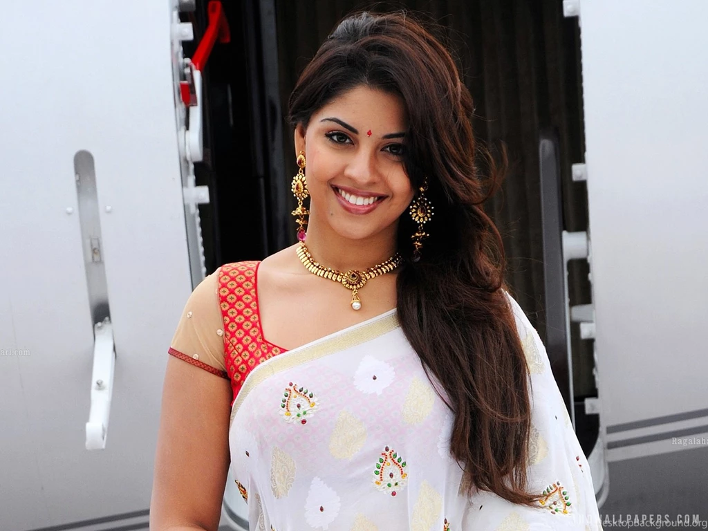 Richa Gangopadhyay In Saree HD Wallpapers IHD Wallpapers