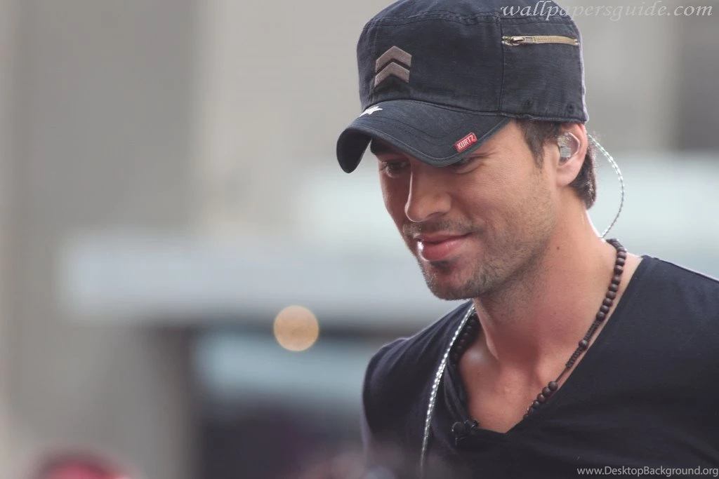 Enrique Iglesias Wallpaper 0405   Enrique Iglesias   Official Website