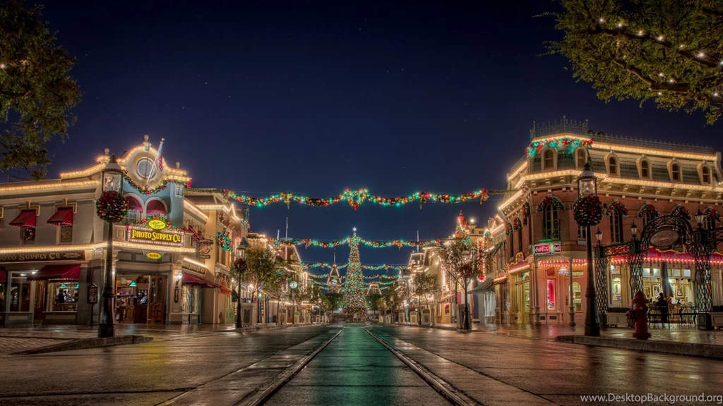 Wallpapers Christmas Sexy Girls The Village 1366x768