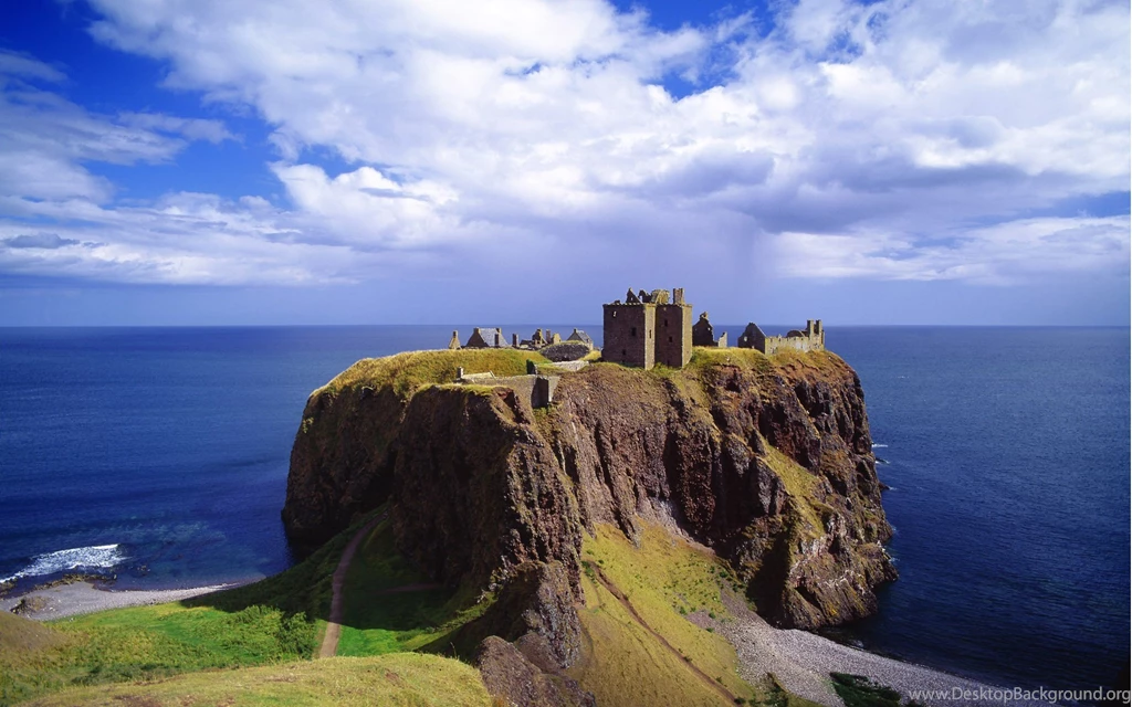 Britain, Dunnottar Castle Near Stonehaven In Aberdeenshire ...