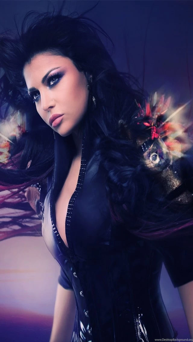 iPhone 5 Babe Wallpapers (some May Be NSFW)