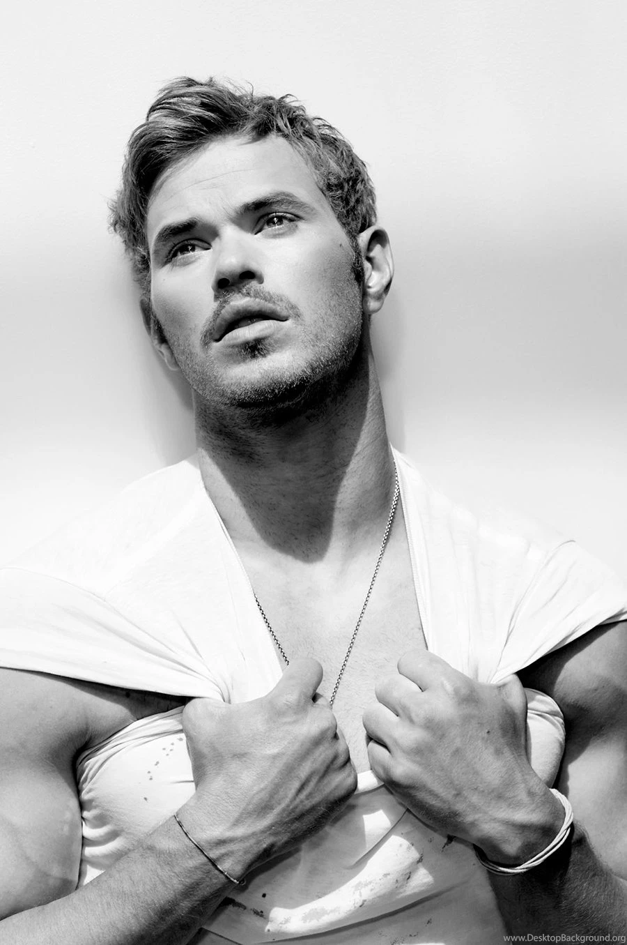 Celebrities Kellan Lutz 650x867px – 100% Quality HD Wallpapers