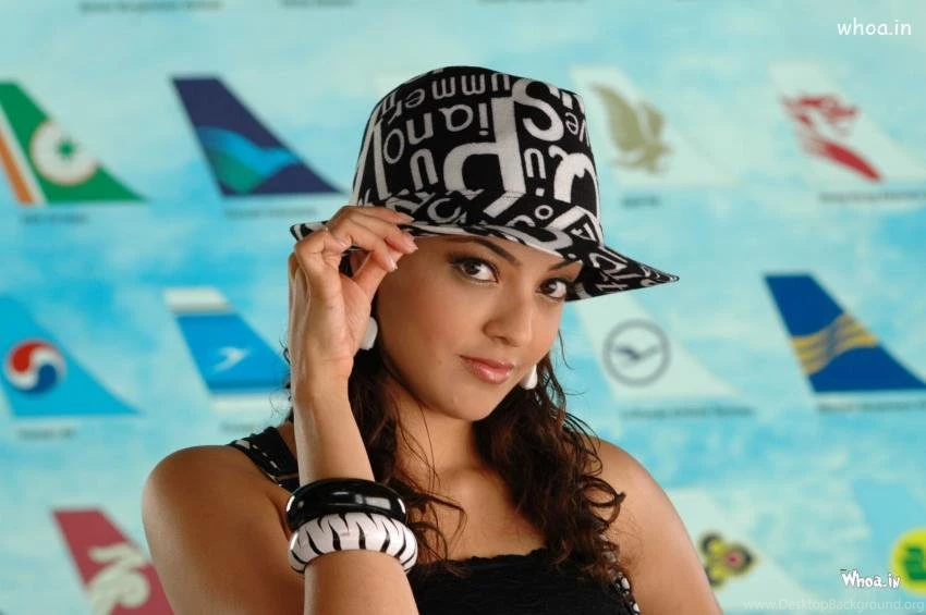 Kajal Agarwal Hot And Bikini Images, Hot Kiss And Sexy Photoshoot