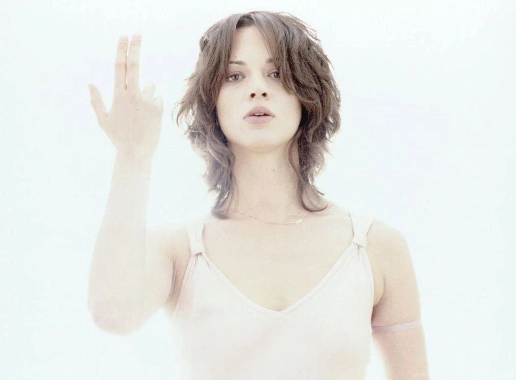 Asia Argento Images, Pictures, Wallpapers