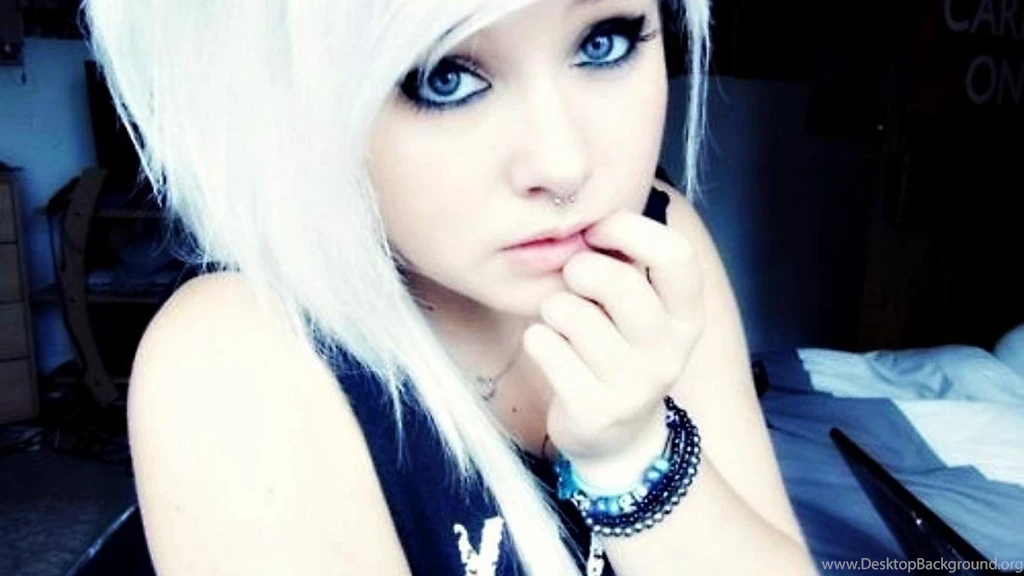 Stylish White Hairs Emo Girl HD Wallpapers   StylishHDWallpapers