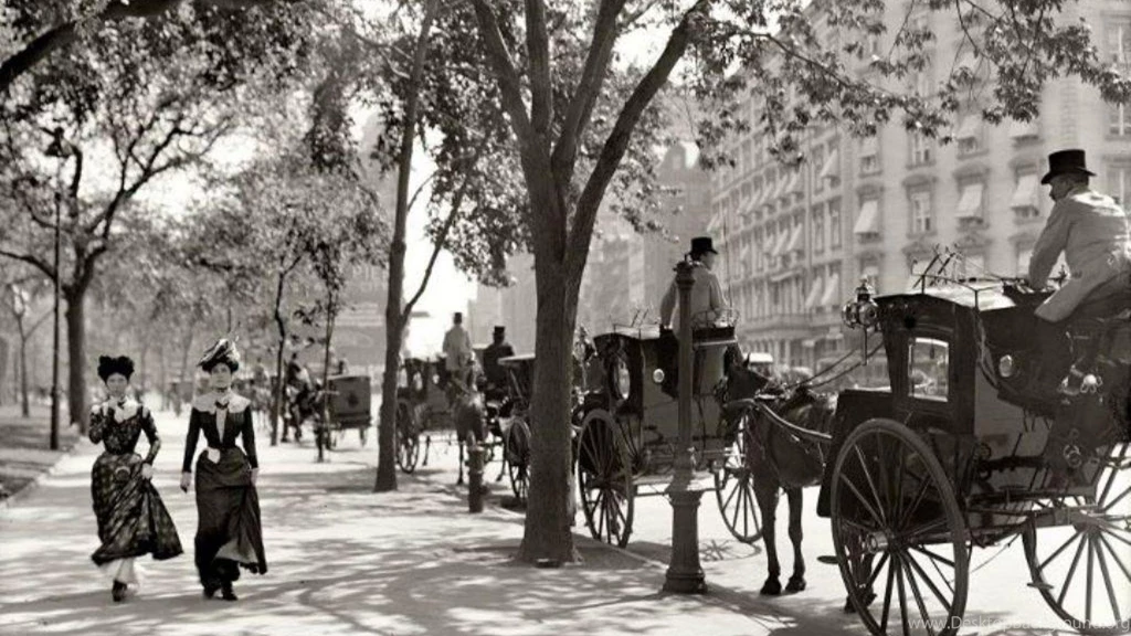WANDERING IN OLD TIME STREETS WALLPAPER (