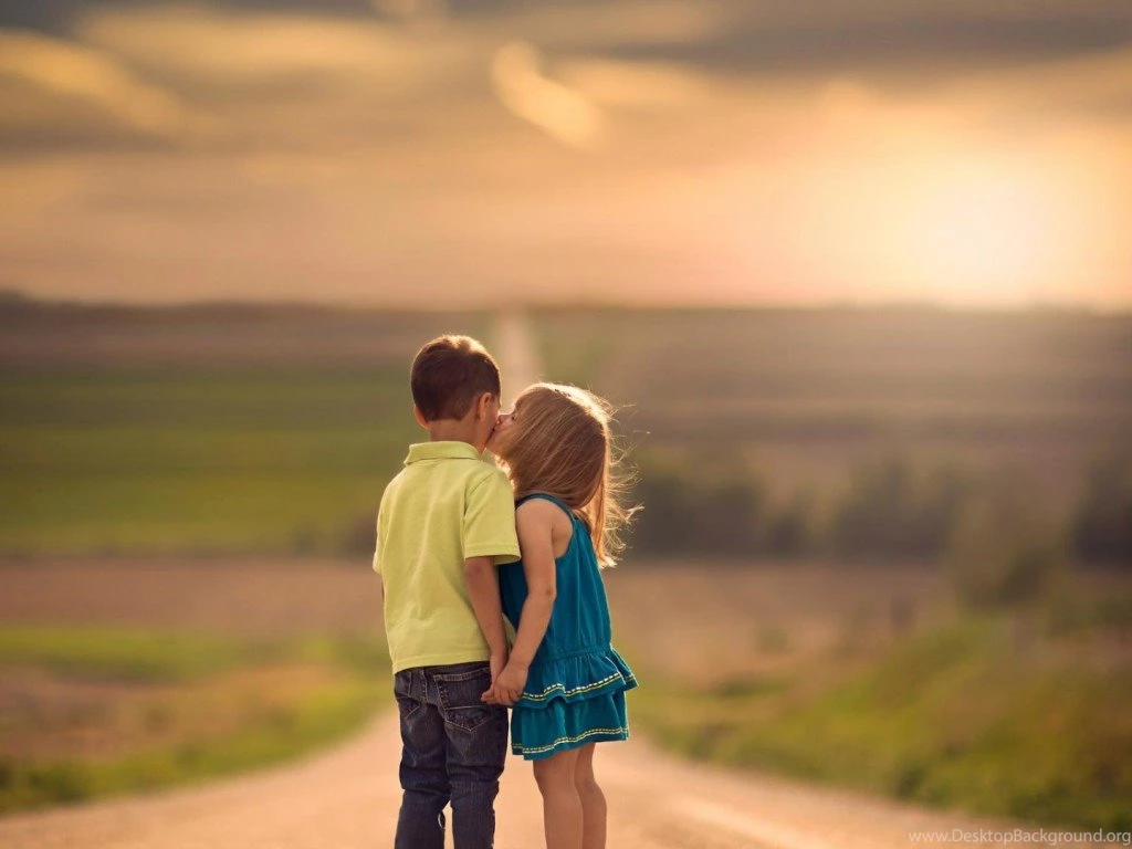 Children Kiss HD Wallpapers