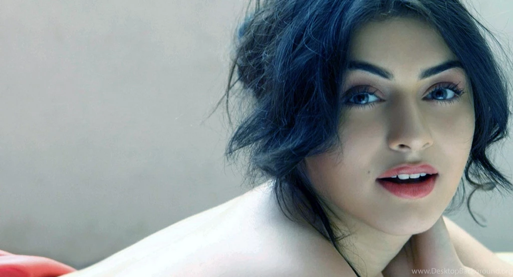 Hansika Motwani Desktop Wallpapers