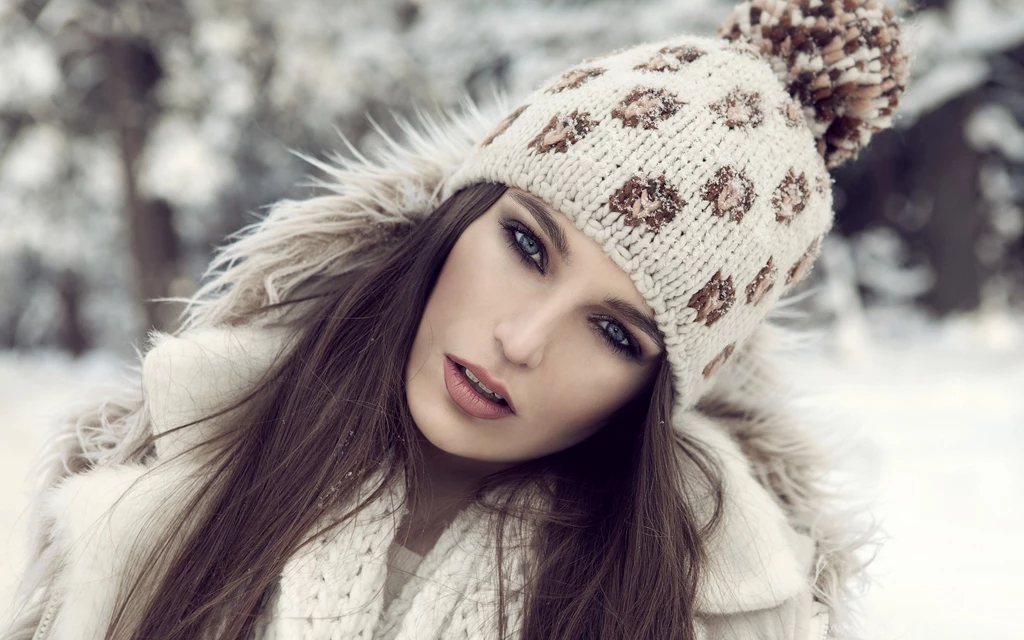 Girl Cool Winter Hat Wallpapers