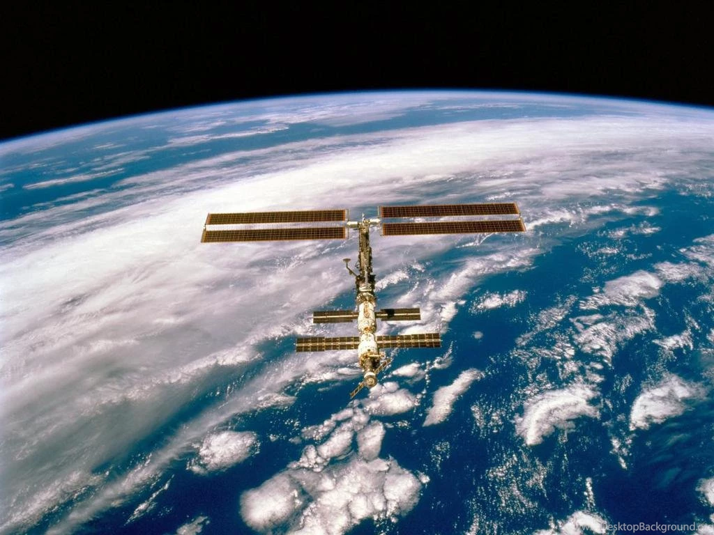 Digital Quotes: International Space Station Wallpapers