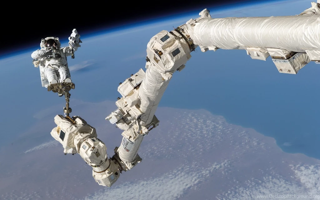 Earth From Space Astronaut Space Station Wallpapers