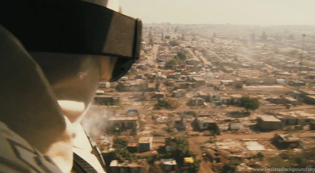 District 9 Wallpapers Alien Motherships Guns Helicopters ...